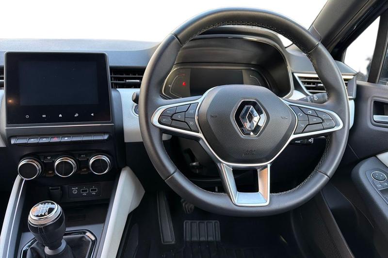 Used Renault Clio 2023 for sale - 76716381: Photo 10