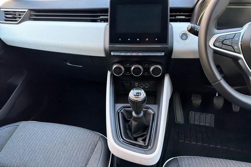 Used Renault Clio 2023 for sale - 76716381: Photo 12