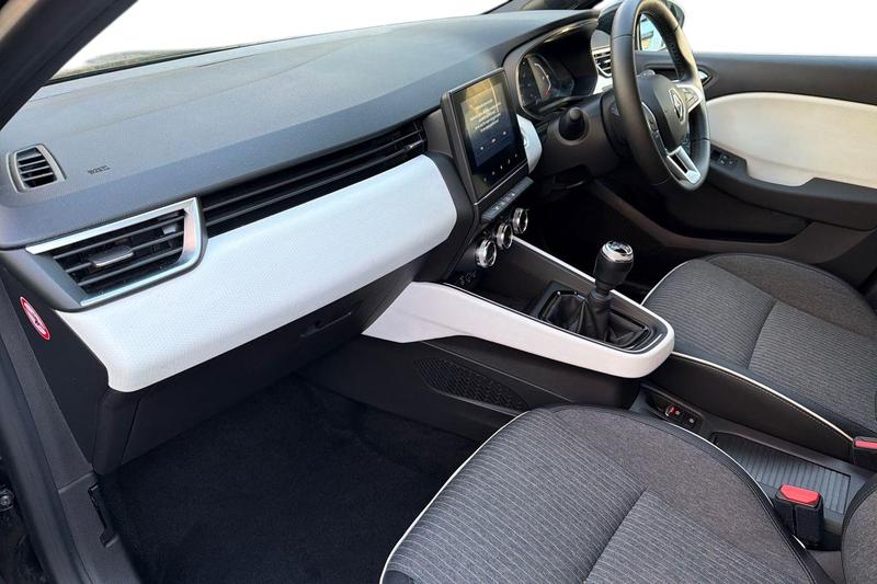 Used Renault Clio 2023 for sale - 76716381: Photo 13