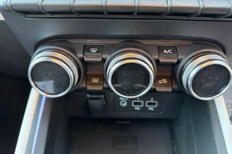 Used Renault Clio 2023 for sale - 76716381: Photo 15