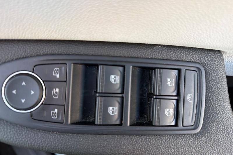 Used Renault Clio 2023 for sale - 76716381: Photo 16