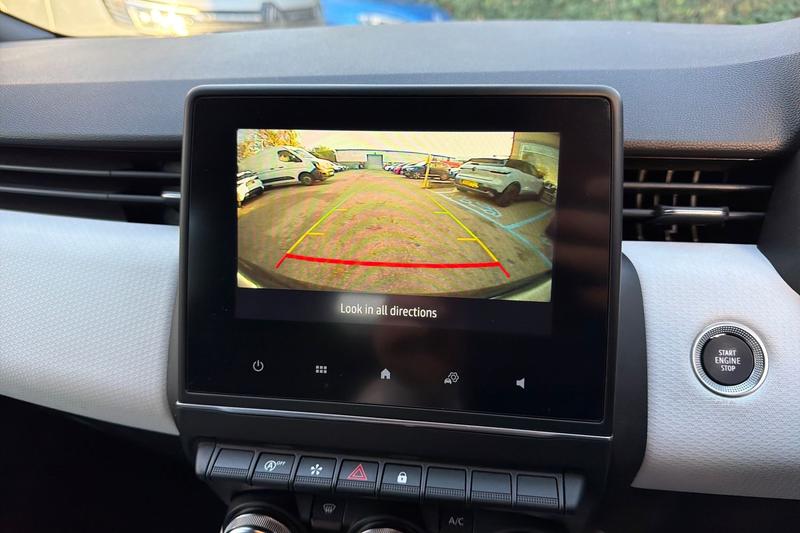 Used Renault Clio 2023 for sale - 76716381: Photo 19