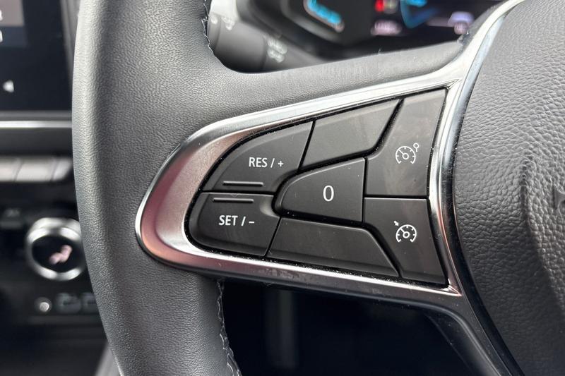 Used Renault Captur 2023 for sale - 77819728: Photo 21