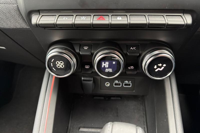 Used Renault Clio 2025 for sale - 76722835: Photo 15