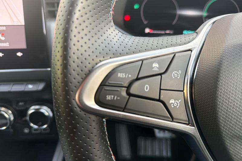 Used Renault Clio 2025 for sale - 76603381: Photo 21