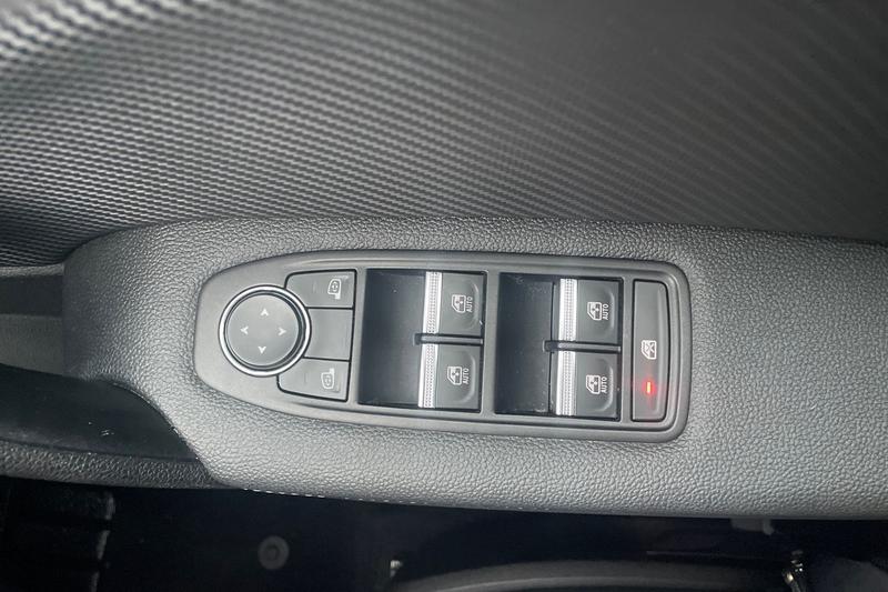 Used Renault Captur 2023 for sale - 76551771: Photo 16