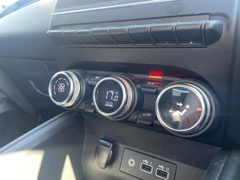 Used Renault Clio 2023 for sale - 78048939: Photo 15