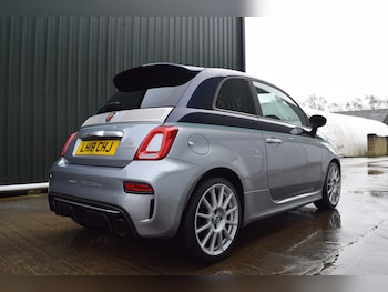 Used Abarth 695 2018 for sale - 77494791: Photo