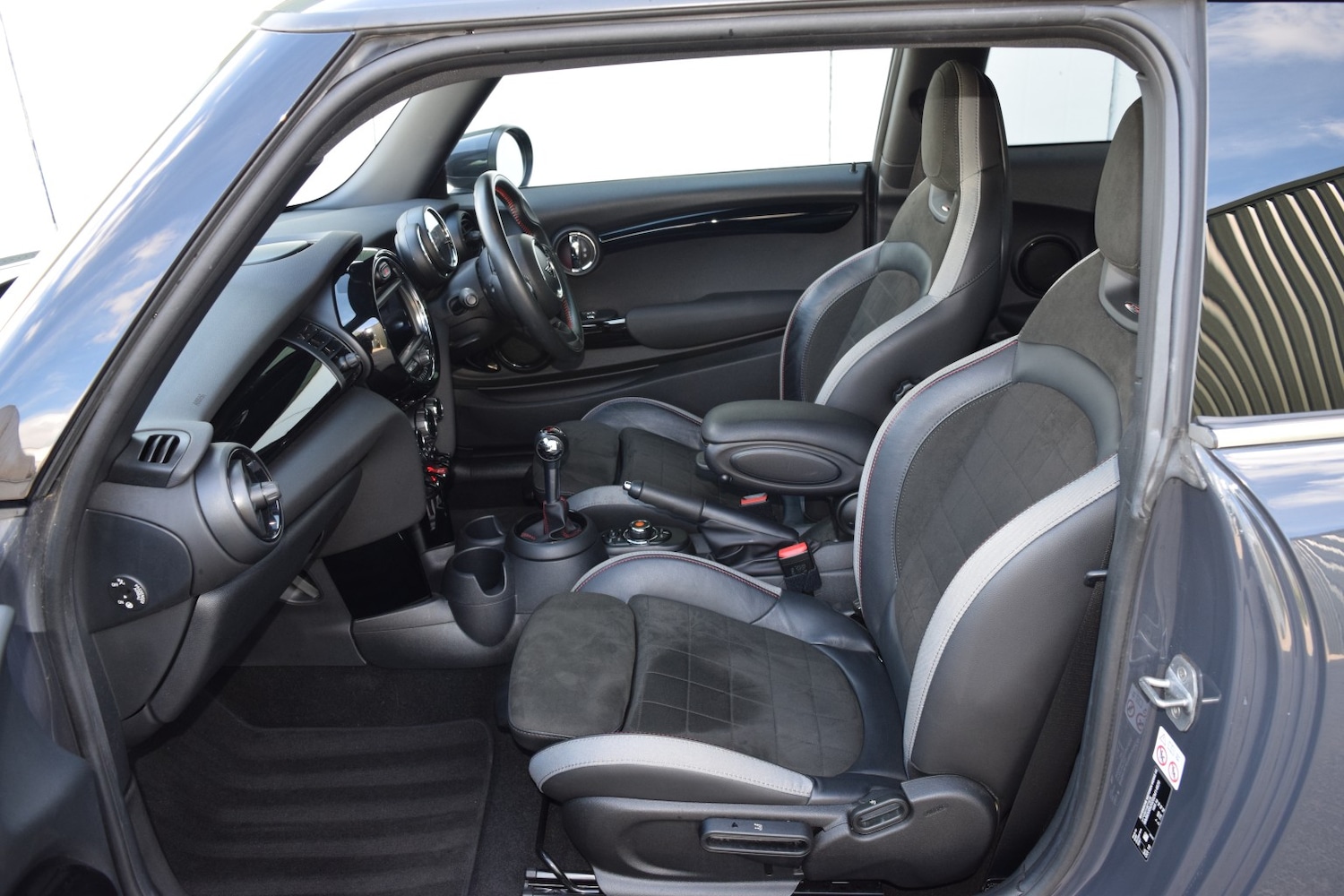 Used MINI Hatch 2019 for sale - 78134983: Photo 23