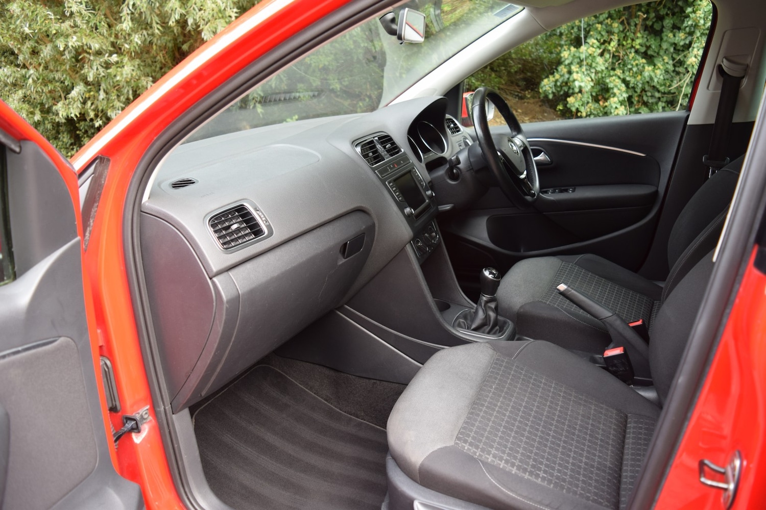 Used Volkswagen Polo 2016 for sale - 76023909: Photo 28