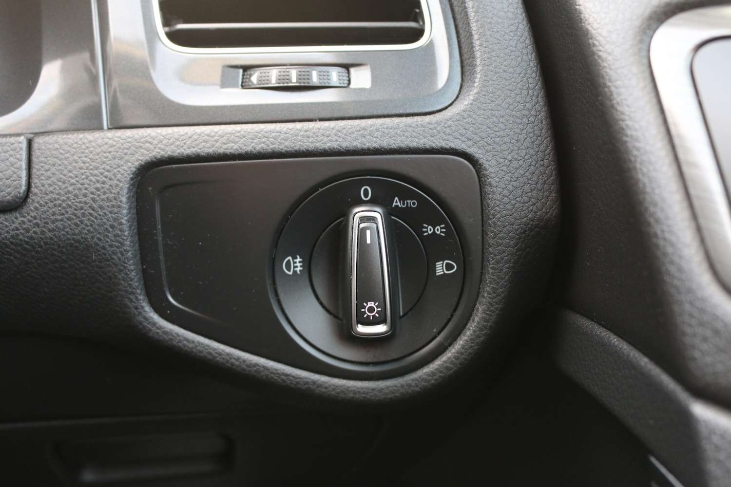 Used Volkswagen Golf 2018 for sale - 76858915: Photo 22