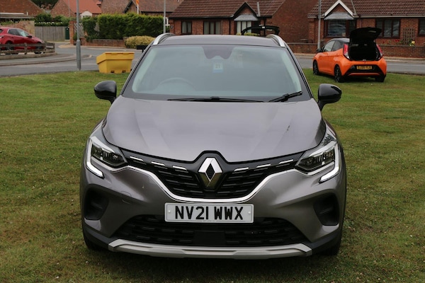 Used Renault Captur 2021 for sale - 76035192: Photo 2