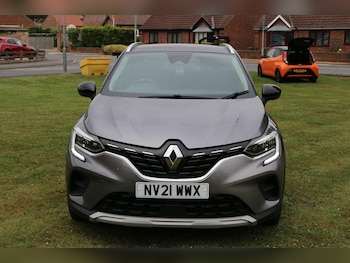 Used Renault Captur 2021 for sale - 76035192: Photo 2