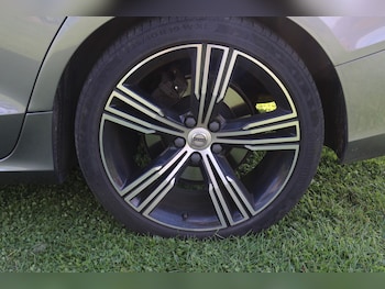 Used Volvo V60 2018 for sale - 76174059: Photo 4