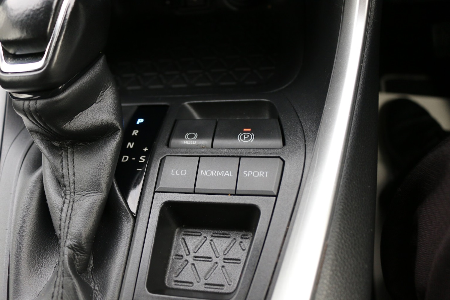 Used Toyota RAV4 2021 for sale - 76510916: Photo 22