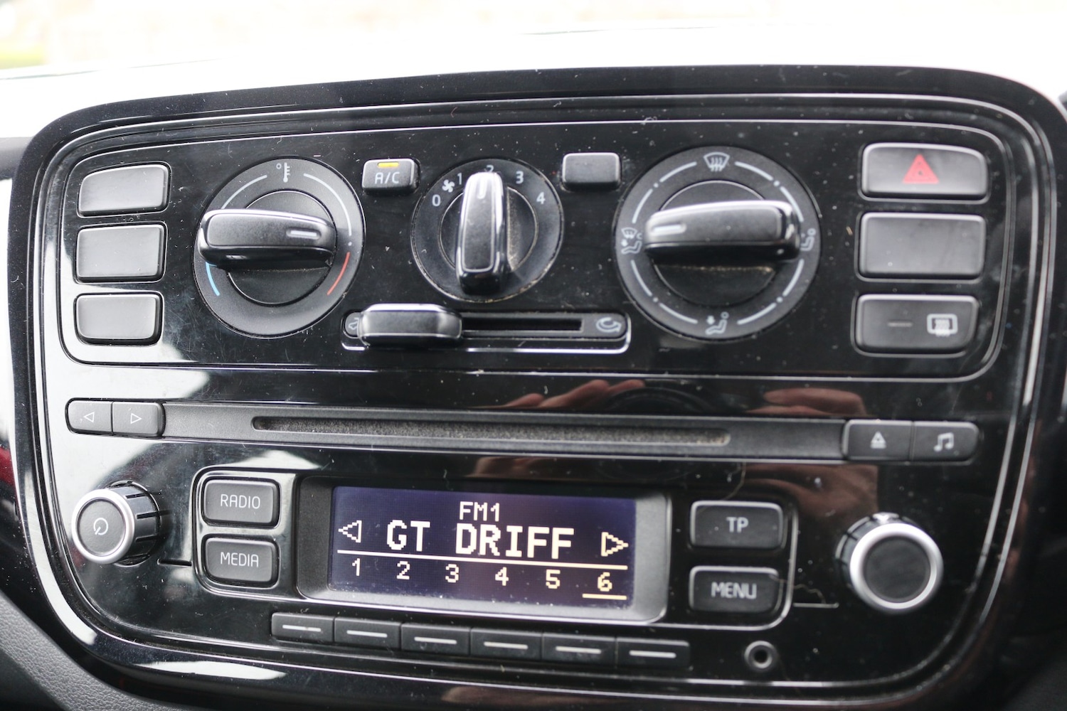 Used Volkswagen up! 2014 for sale - 77189223: Photo 13