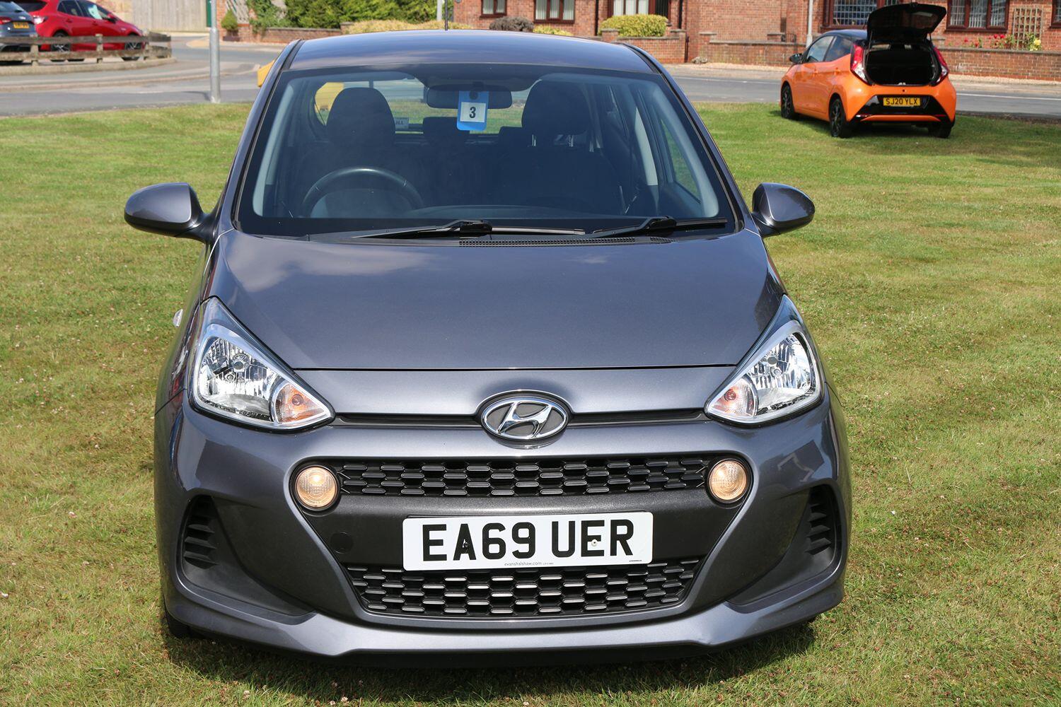 Used Hyundai i10 2019 for sale - 77464744: Photo 2