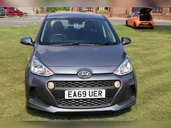 Used Hyundai i10 2019 for sale - 77464744: Photo