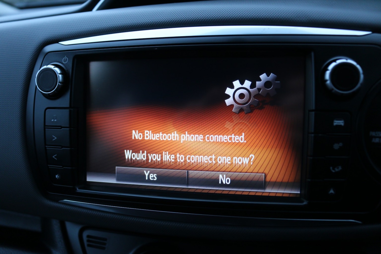 Used Toyota Yaris 2015 for sale - 77303740: Photo 15