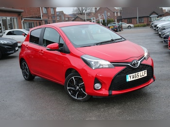 Used Toyota Yaris 2015 for sale - 77303740: Photo