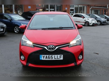 Used Toyota Yaris 2015 for sale - 77303740: Photo