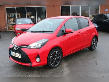 Used Toyota Yaris 2015 for sale - 77303740: Photo