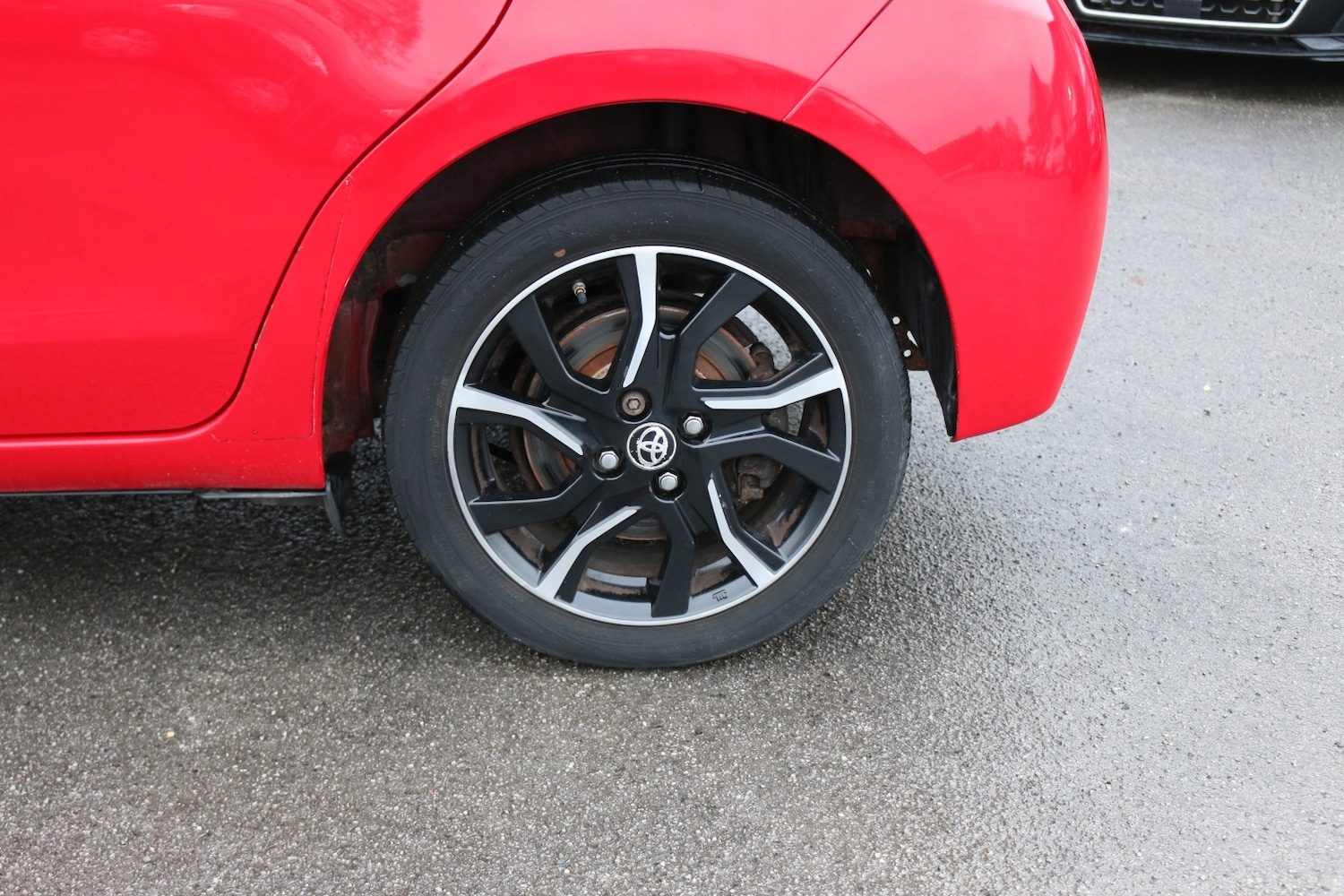 Used Toyota Yaris 2015 for sale - 77303740: Photo 4