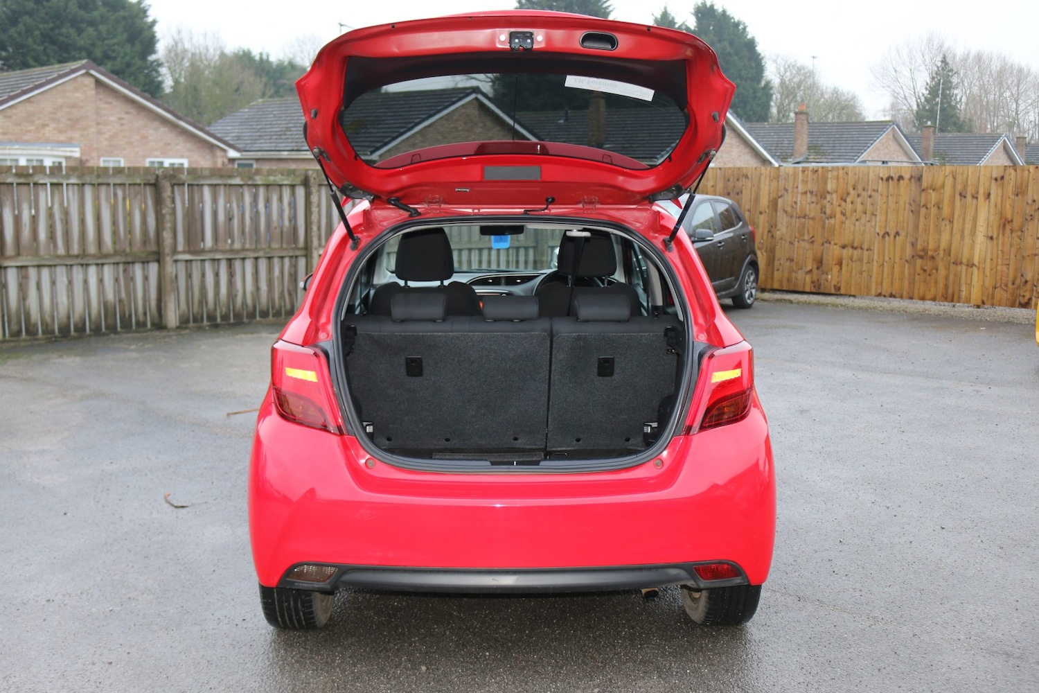 Used Toyota Yaris 2015 for sale - 77303740: Photo 6