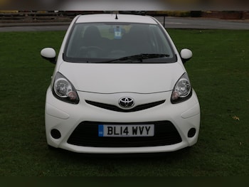 Used Toyota AYGO 2014 for sale - 76305671: Photo 2