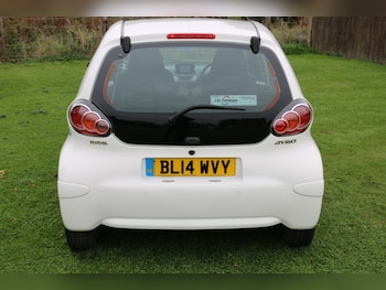 Used Toyota AYGO 2014 for sale - 76305671: Photo 4