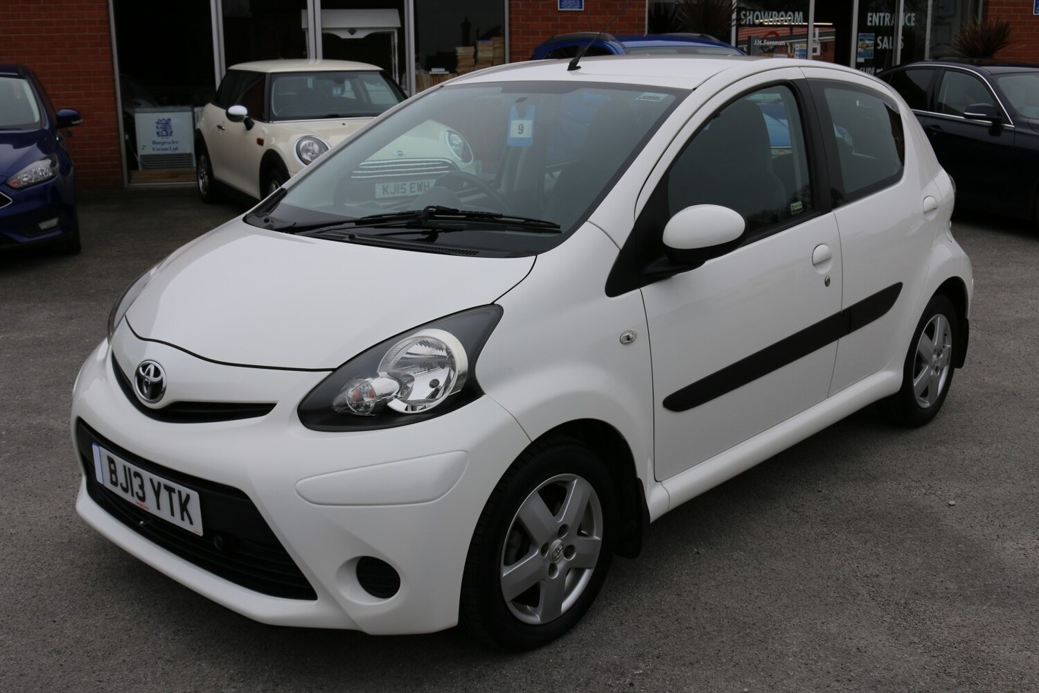 Used Toyota AYGO 2013 for sale - 77968717: Photo 3