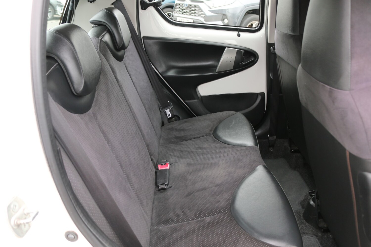 Used Toyota AYGO 2013 for sale - 77968717: Photo 7