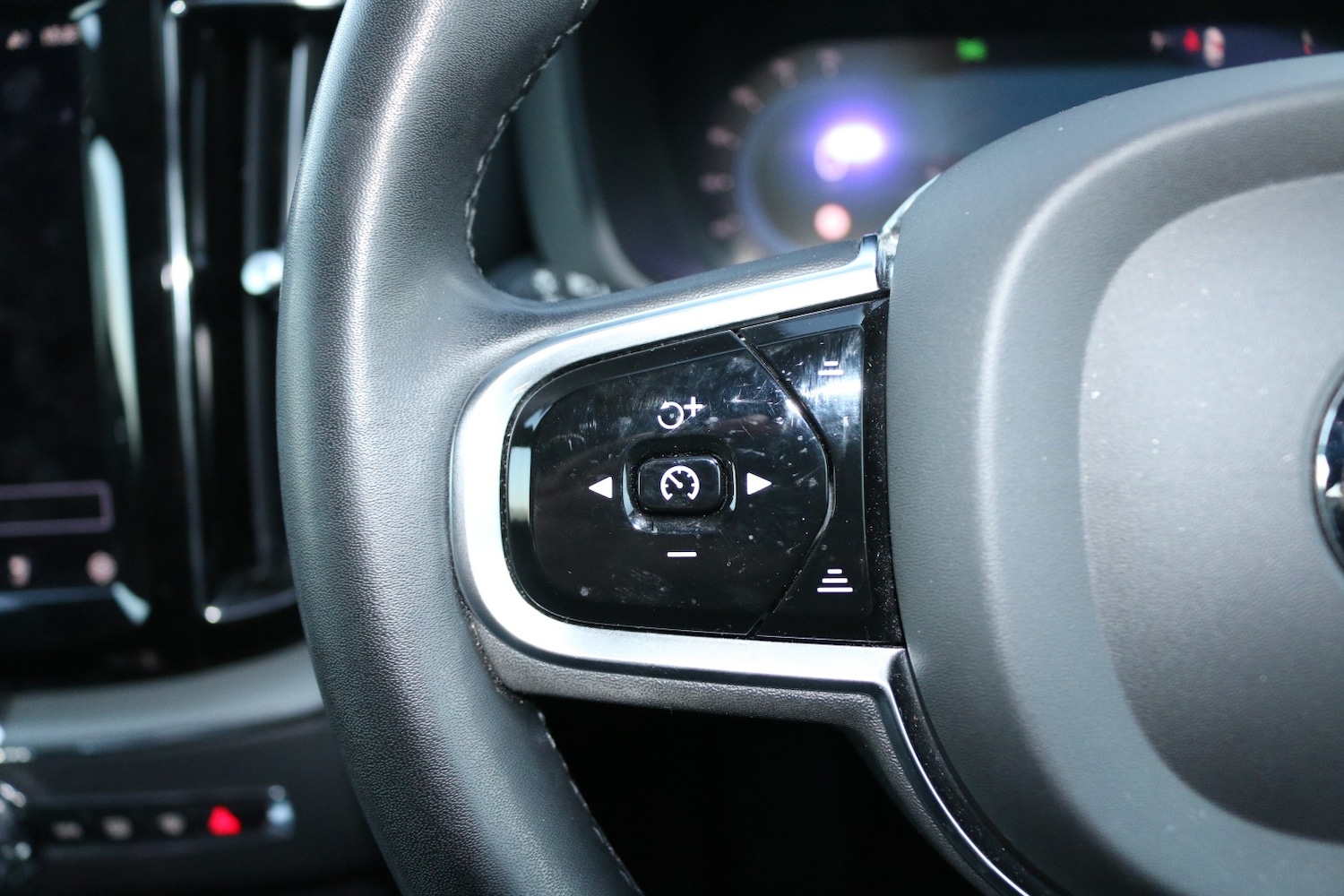 Used Volvo XC60 2023 for sale - 76785038: Photo 17