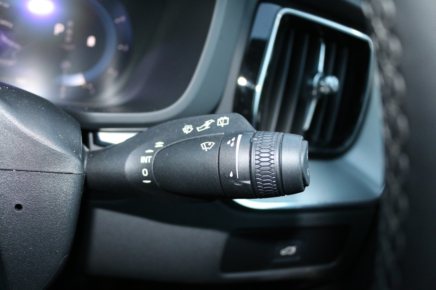 Used Volvo XC60 2023 for sale - 76785038: Photo 19