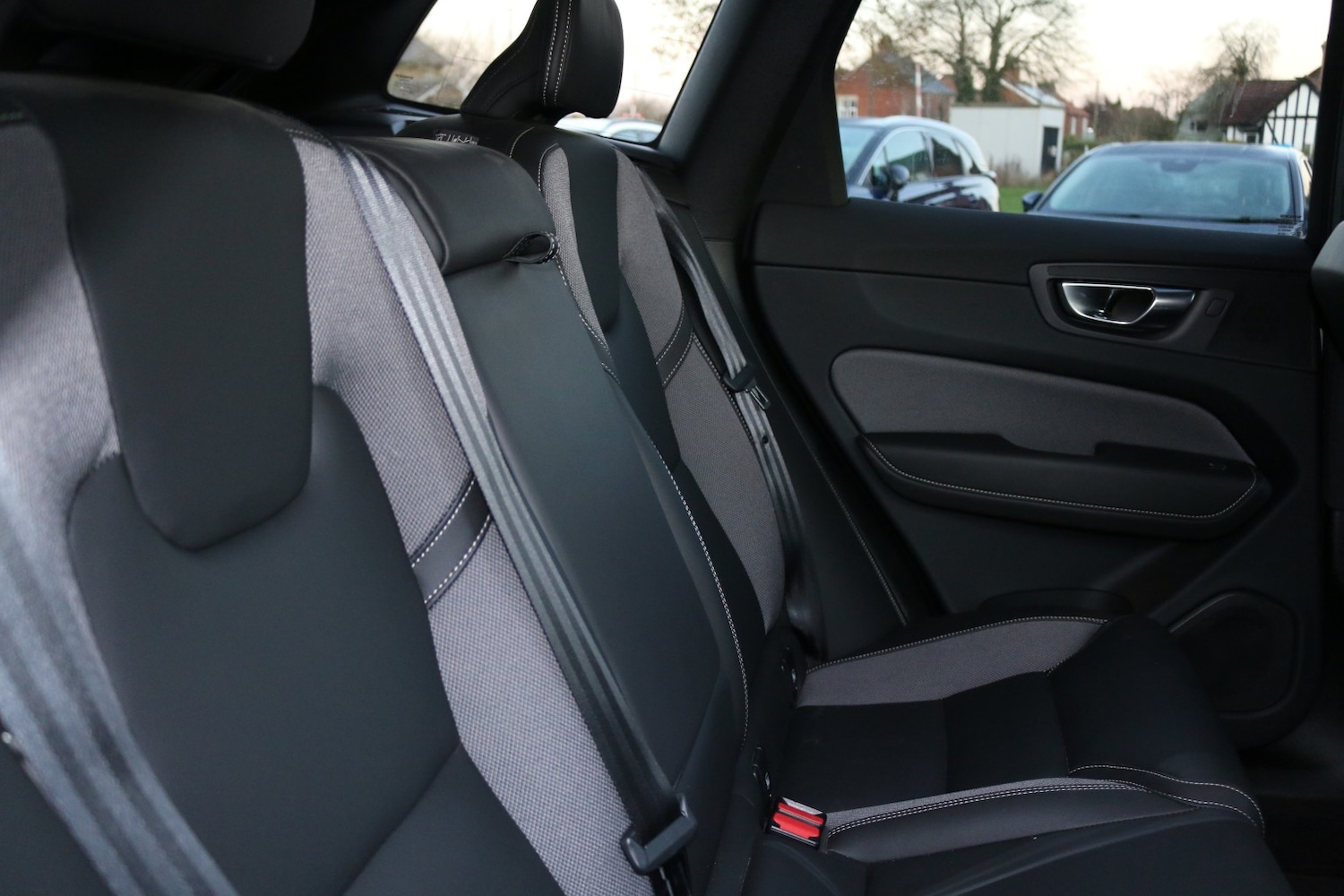 Used Volvo XC60 2023 for sale - 76785038: Photo 9