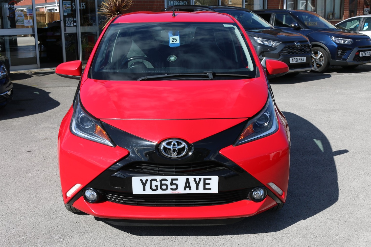 Used Toyota AYGO 2015 for sale - 78045661: Photo 2