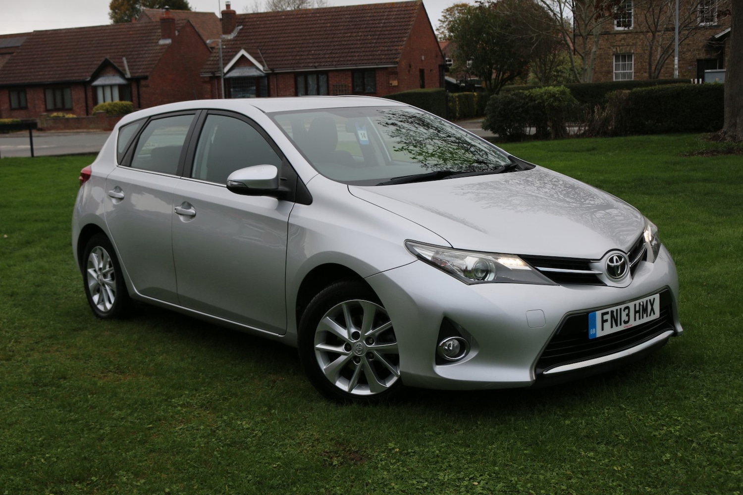 Used Toyota Auris 2013 for sale - 76571168: Photo 1