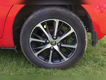 Used Toyota Yaris 2018 for sale - 76107370: Photo