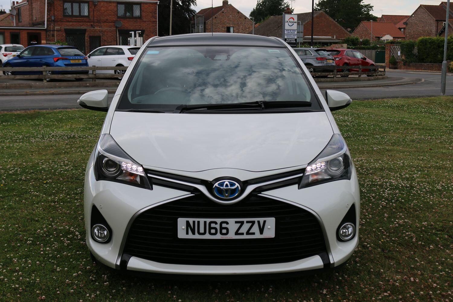 Used Toyota Yaris 2016 for sale - 76063873: Photo 2