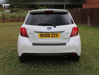 Used Toyota Yaris 2016 for sale - 76063873: Photo