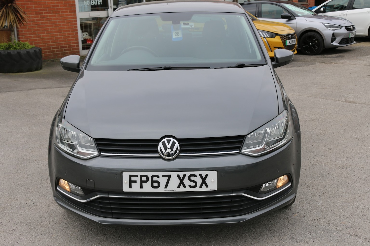 Used Volkswagen Polo 2017 for sale - 77603374: Photo 2