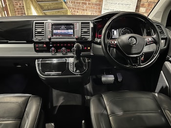 Used Volkswagen Caravelle 2018 for sale - 75638757: Photo