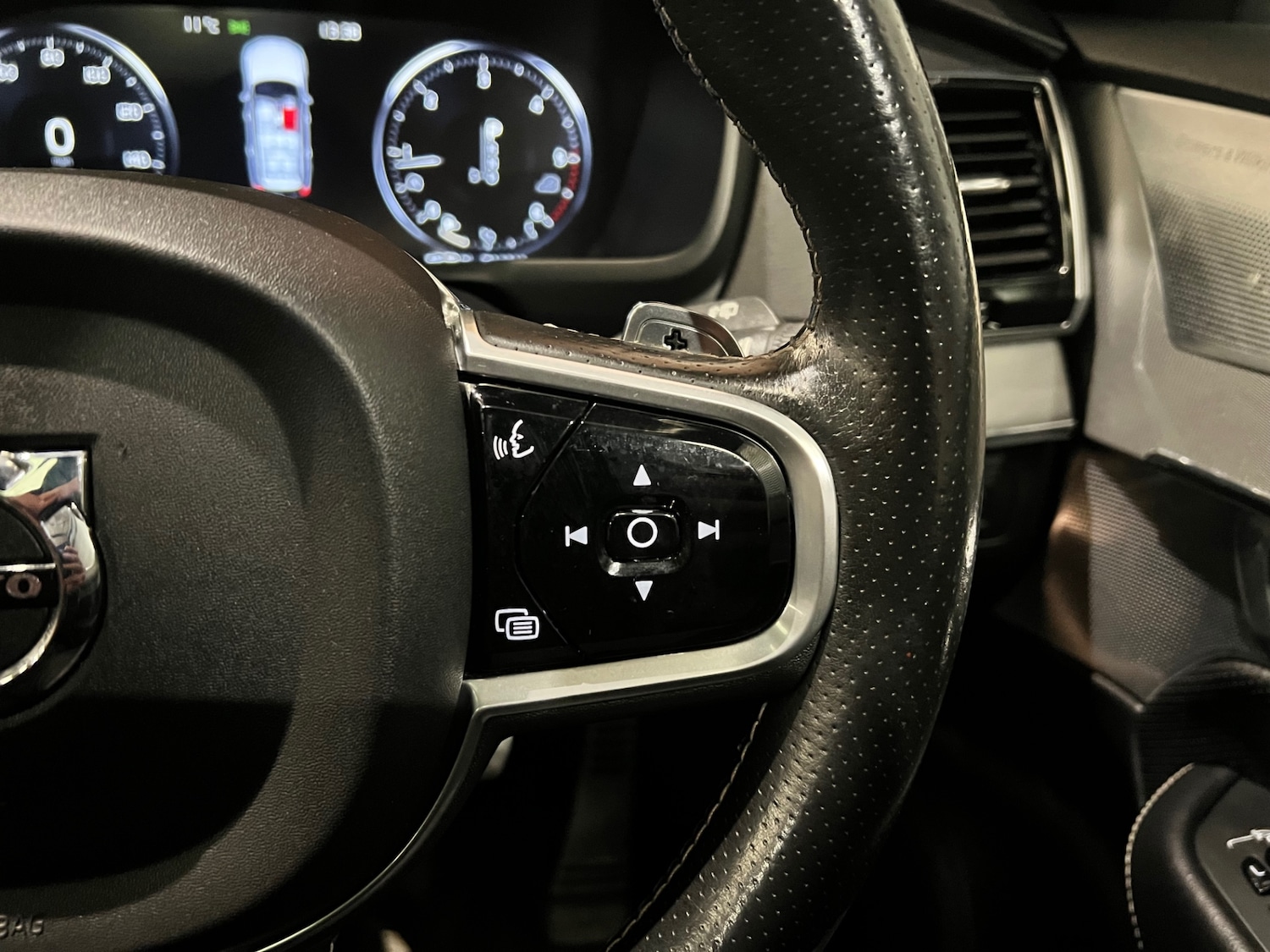 Used Volvo XC90 2016 for sale - 76274261: Photo 40