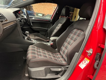 Used Volkswagen Golf 2019 for sale - 78381432: Photo