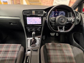 Used Volkswagen Golf 2019 for sale - 78381432: Photo