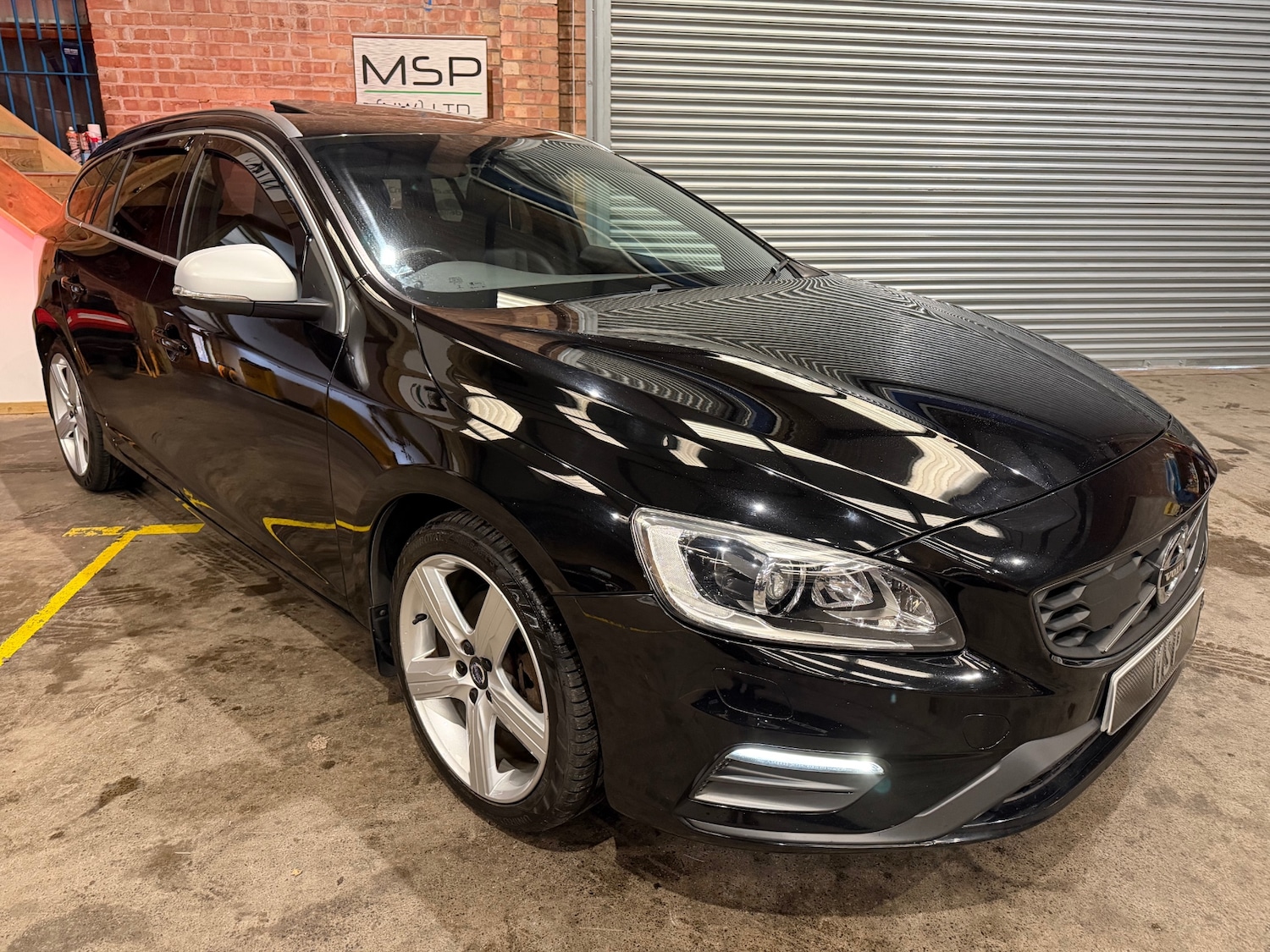 Used Volvo V60 2017 for sale - 77639403: Photo 13