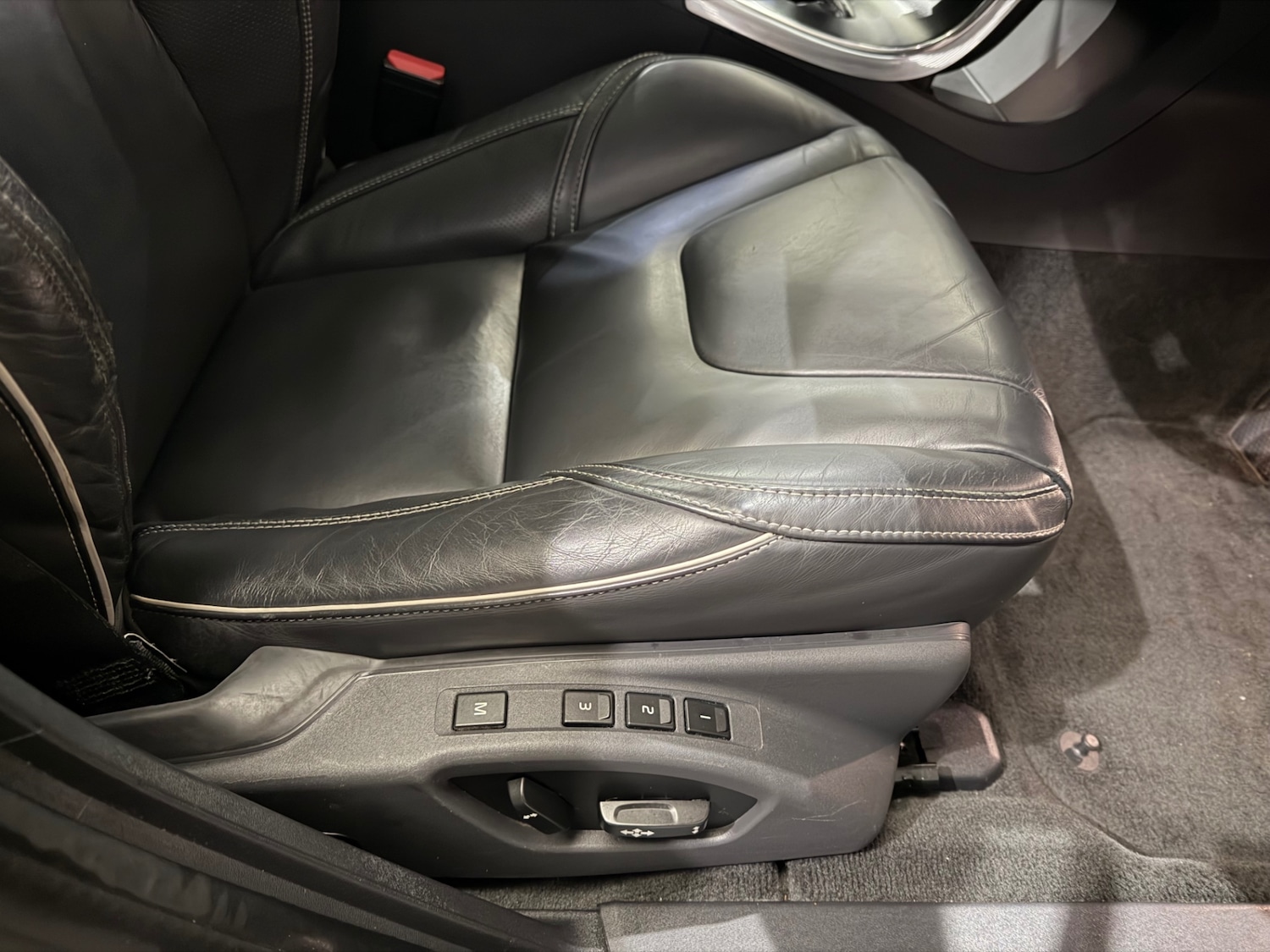 Used Volvo V60 2017 for sale - 77639403: Photo 27