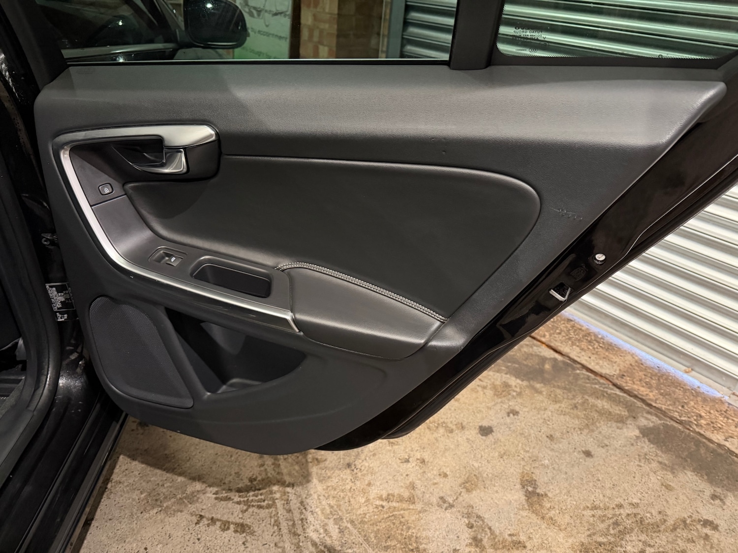 Used Volvo V60 2017 for sale - 77639403: Photo 39