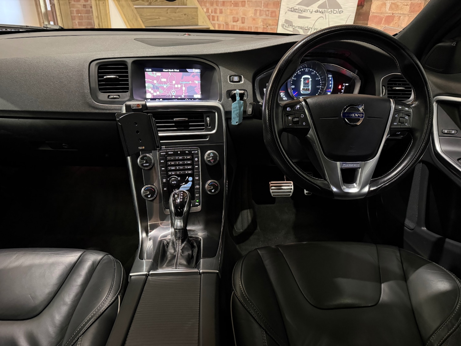 Used Volvo V60 2017 for sale - 77639403: Photo 4