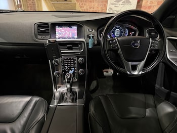 Used Volvo V60 2017 for sale - 77639403: Photo